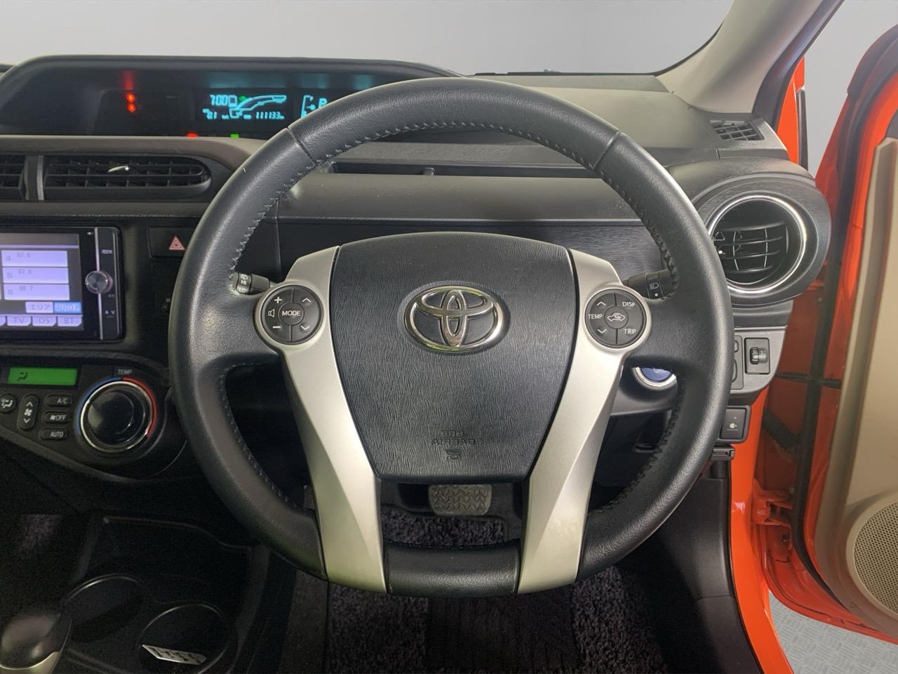 2014 Toyota Aqua G Hatchback REVERSING CAMERA + HEATED SEATS + AUTO LIGHTS