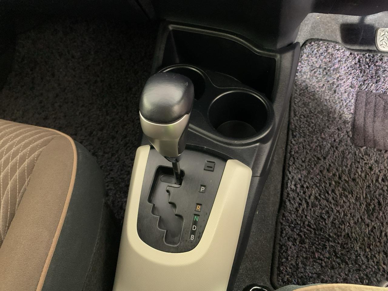 2014 Toyota Aqua G Hatchback REVERSING CAMERA + HEATED SEATS + AUTO LIGHTS