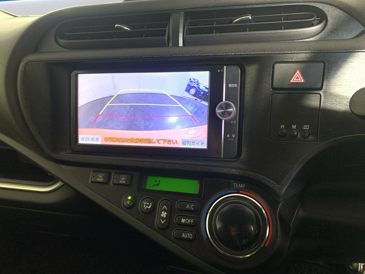 2014 Toyota Aqua G Hatchback REVERSING CAMERA + HEATED SEATS + AUTO LIGHTS