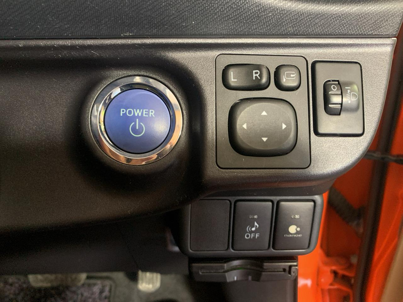 2014 Toyota Aqua G Hatchback REVERSING CAMERA + HEATED SEATS + AUTO LIGHTS