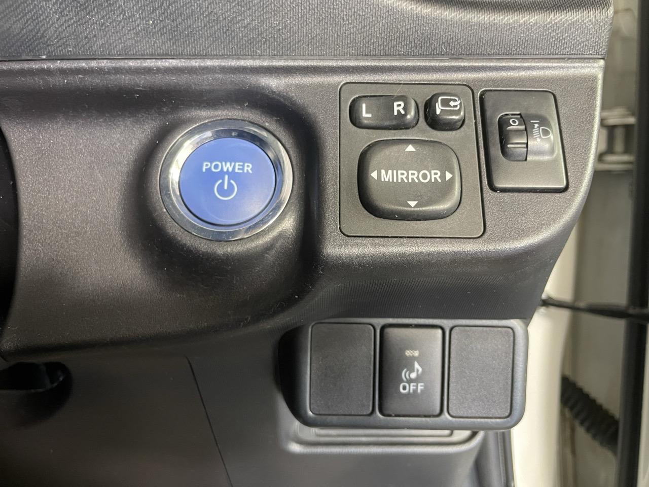 2012 Toyota Aqua G Hatchback AUTO LIGHTS + PUSH BUTTON START