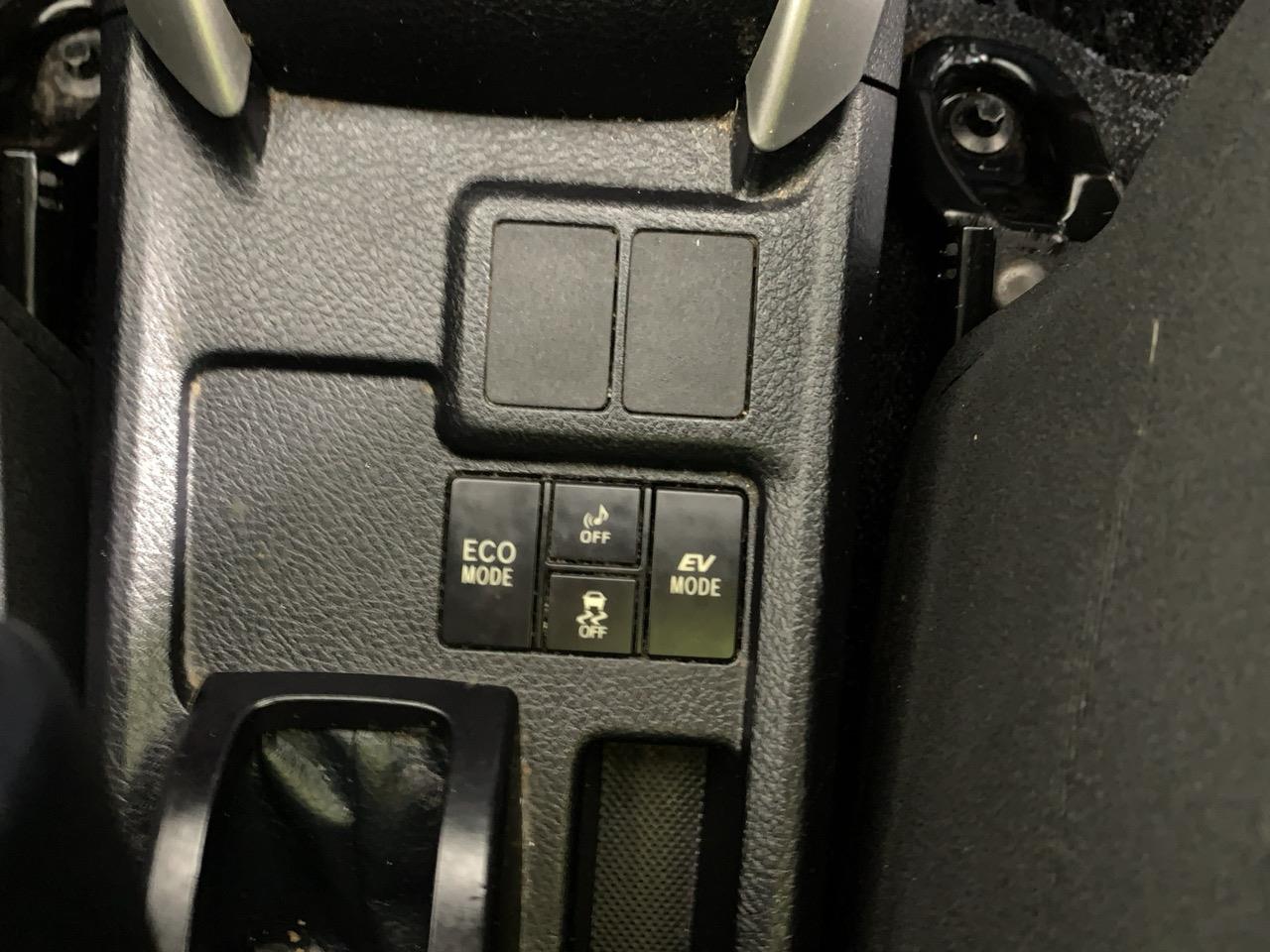 2013 Toyota Corolla Fielder Hybrid Station Wagon HYBRID EFFICIENCY + SMART KEY + EV MODE