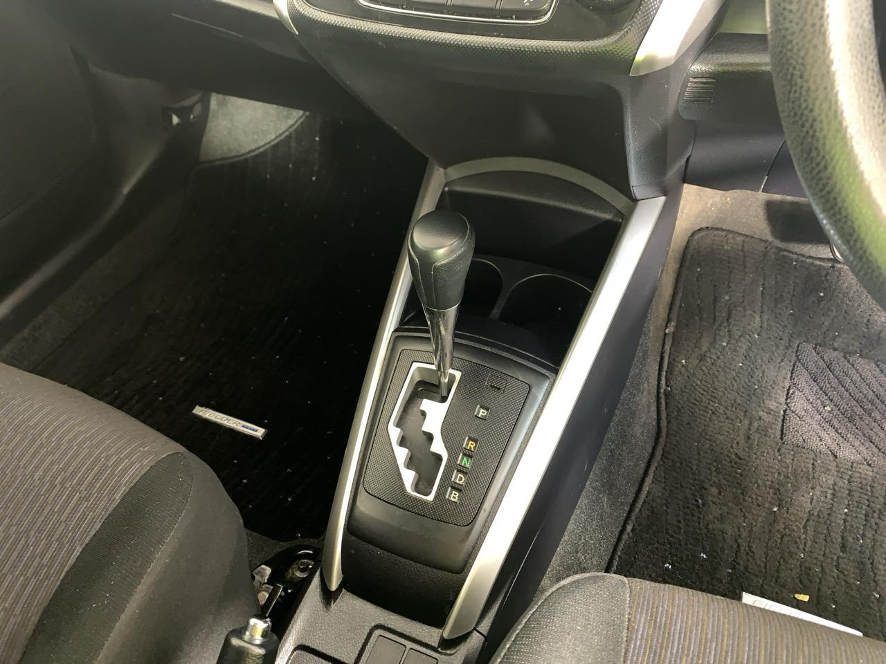 2013 Toyota Corolla Fielder Hybrid Station Wagon HYBRID EFFICIENCY + SMART KEY + EV MODE