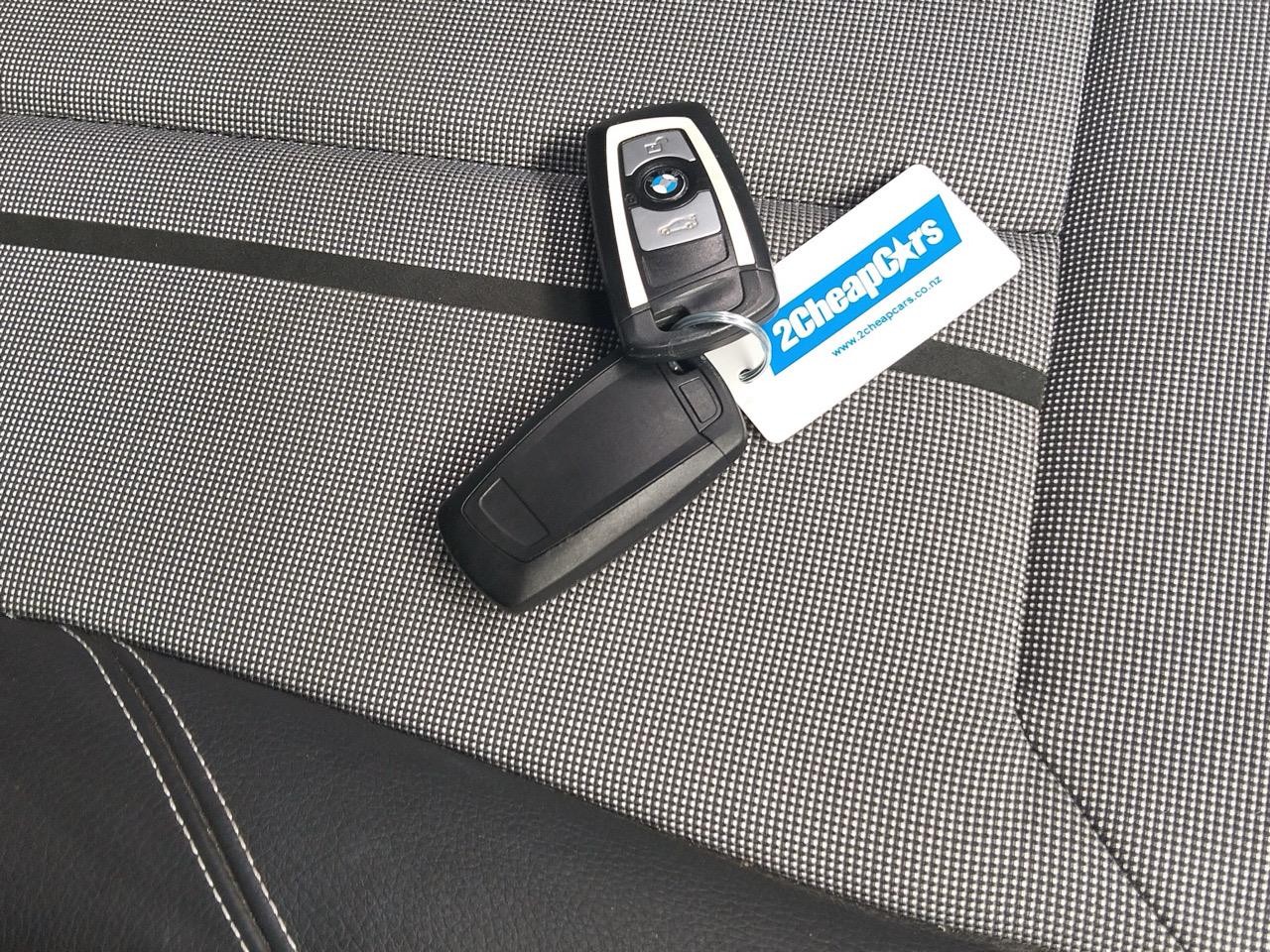 2015 BMW 116i STYLE Hatchback LOW KMS + CRUISE CONTROL + REVERSING CAMERA 