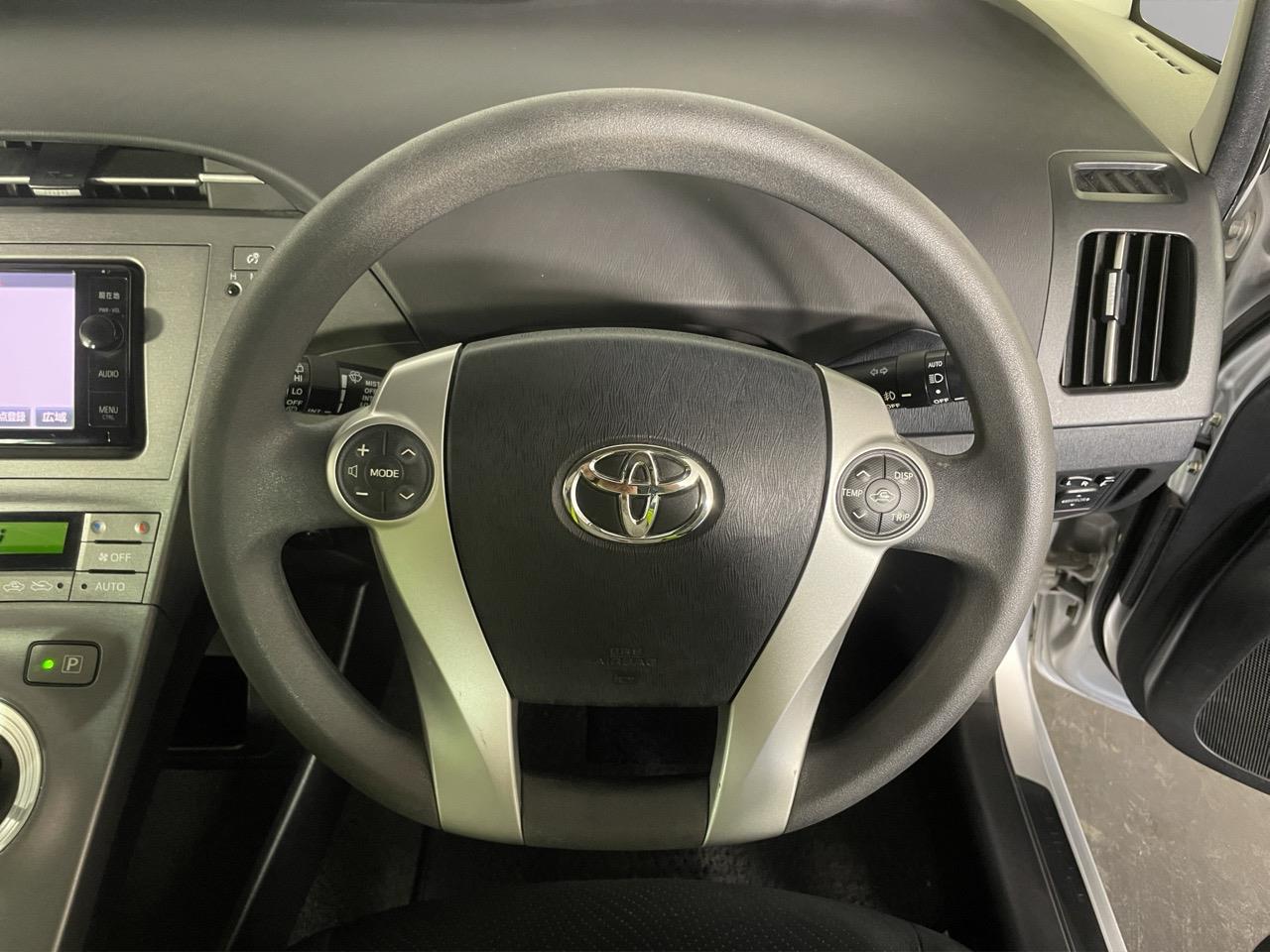 2014 Toyota Prius S Hatchback AUTO LIGHTS + PUSH BUTTON START