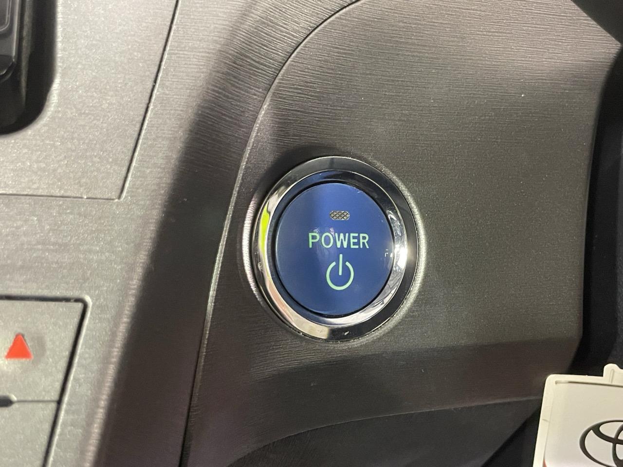 2014 Toyota Prius S Hatchback AUTO LIGHTS + PUSH BUTTON START