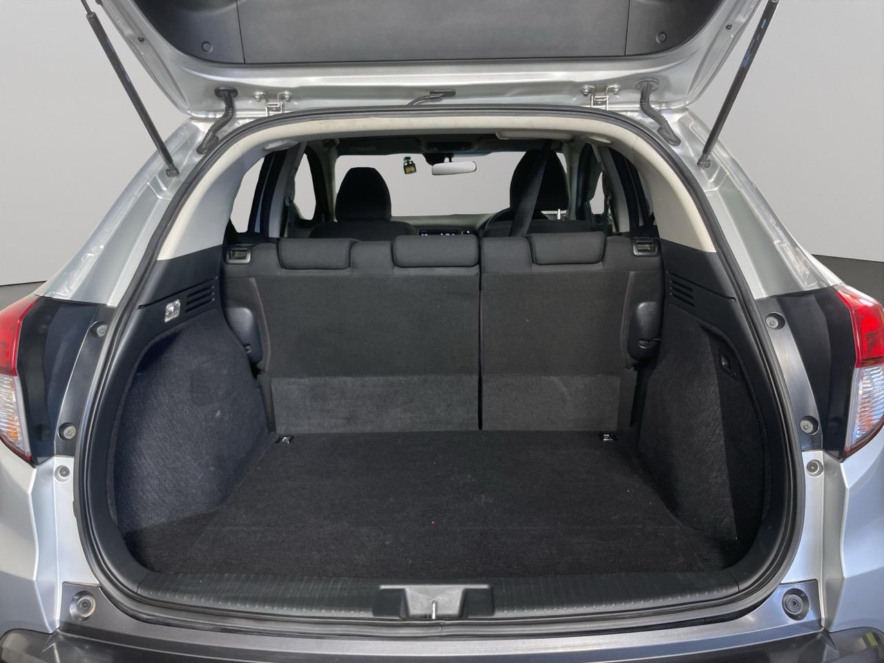 2014 Honda Vezel Hybrid Z RV/SUV REVERSING CAMERA + PUSH SRART + AUTO LIGHTS