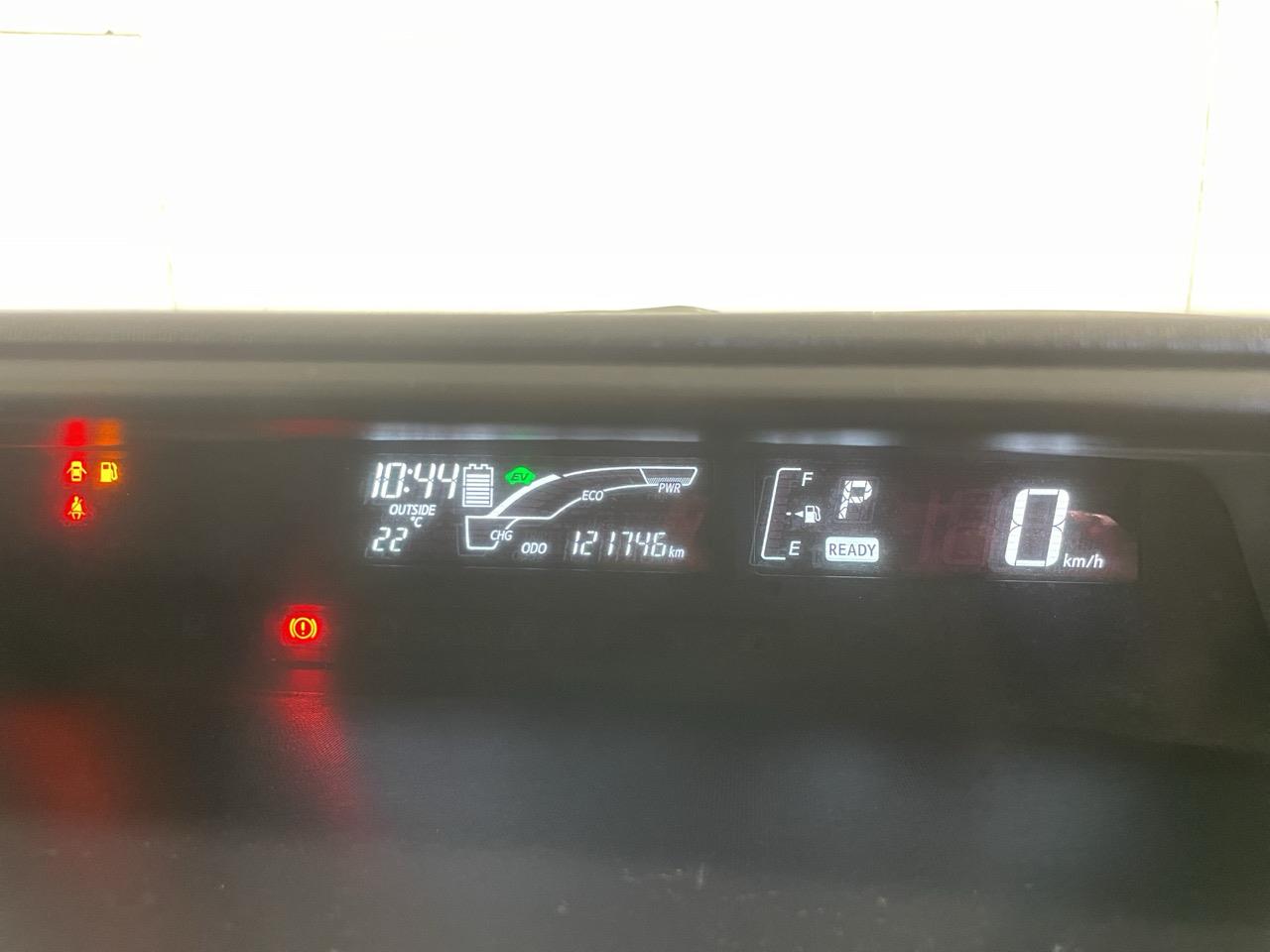 2015 Toyota Aqua Facelift Model S Hatchback REVERSING CAMERA + AUTO LIGHTS + PUSH START