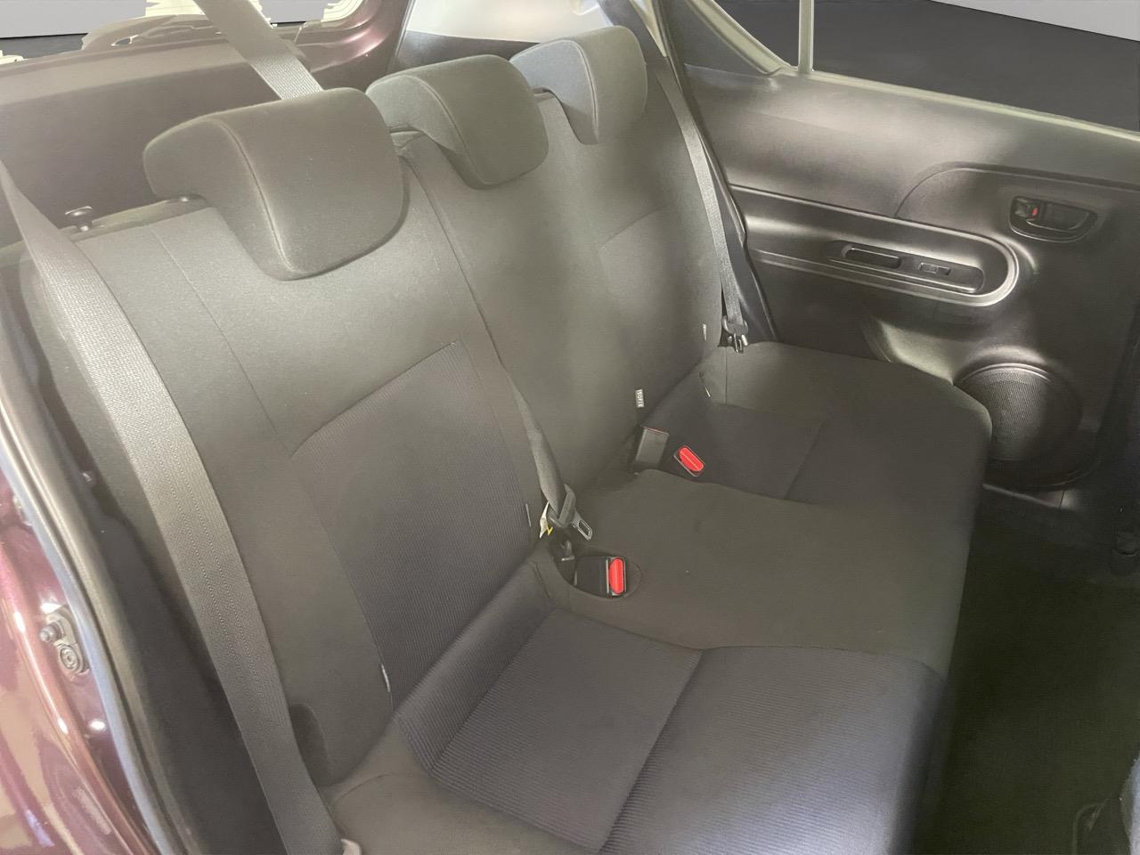 2015 Toyota Aqua Facelift Model S Hatchback REVERSING CAMERA + AUTO LIGHTS + PUSH START