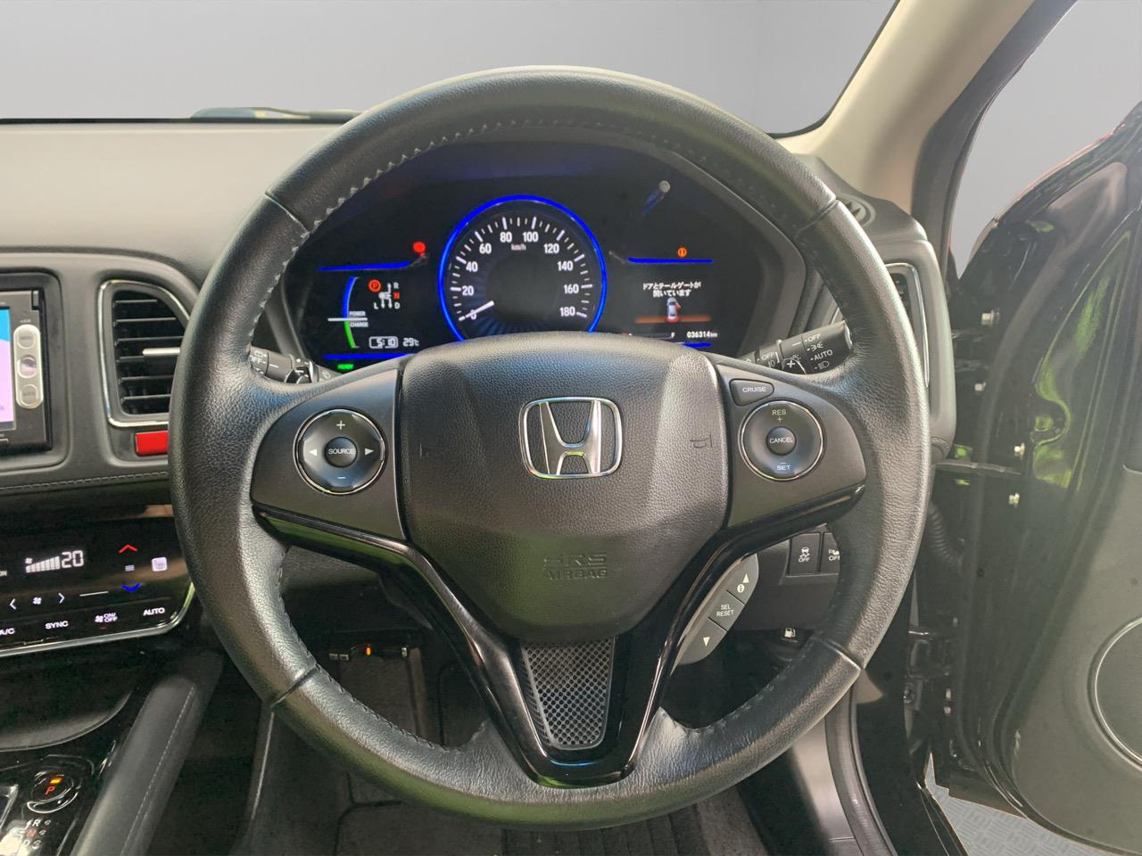 2014 Honda Vezel Hybrid Z RV/SUV LOW KMS + HEATED SEATS + CRUISE CONTROL