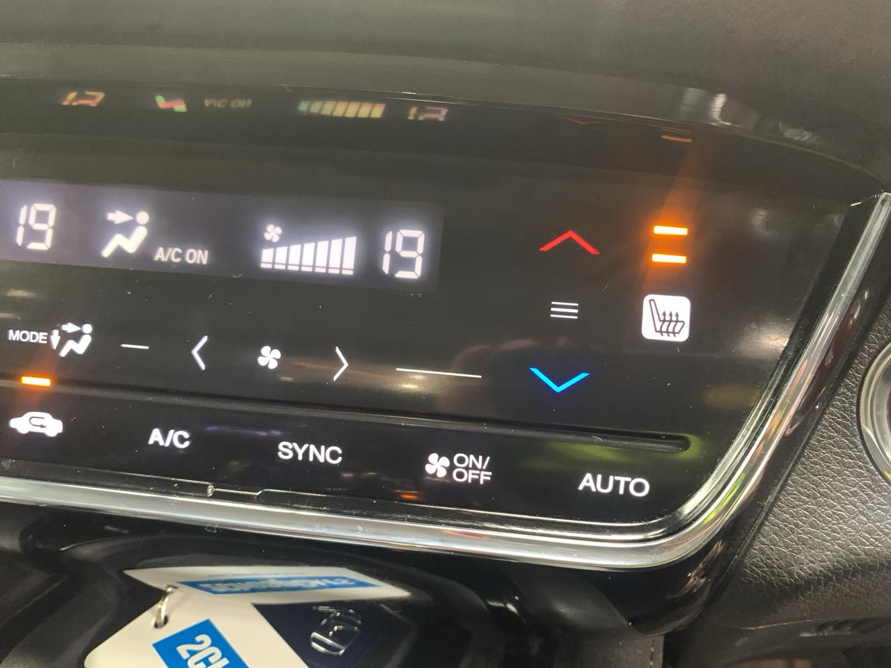 2014 Honda Vezel Hybrid Z RV/SUV LOW KMS + HEATED SEATS + CRUISE CONTROL