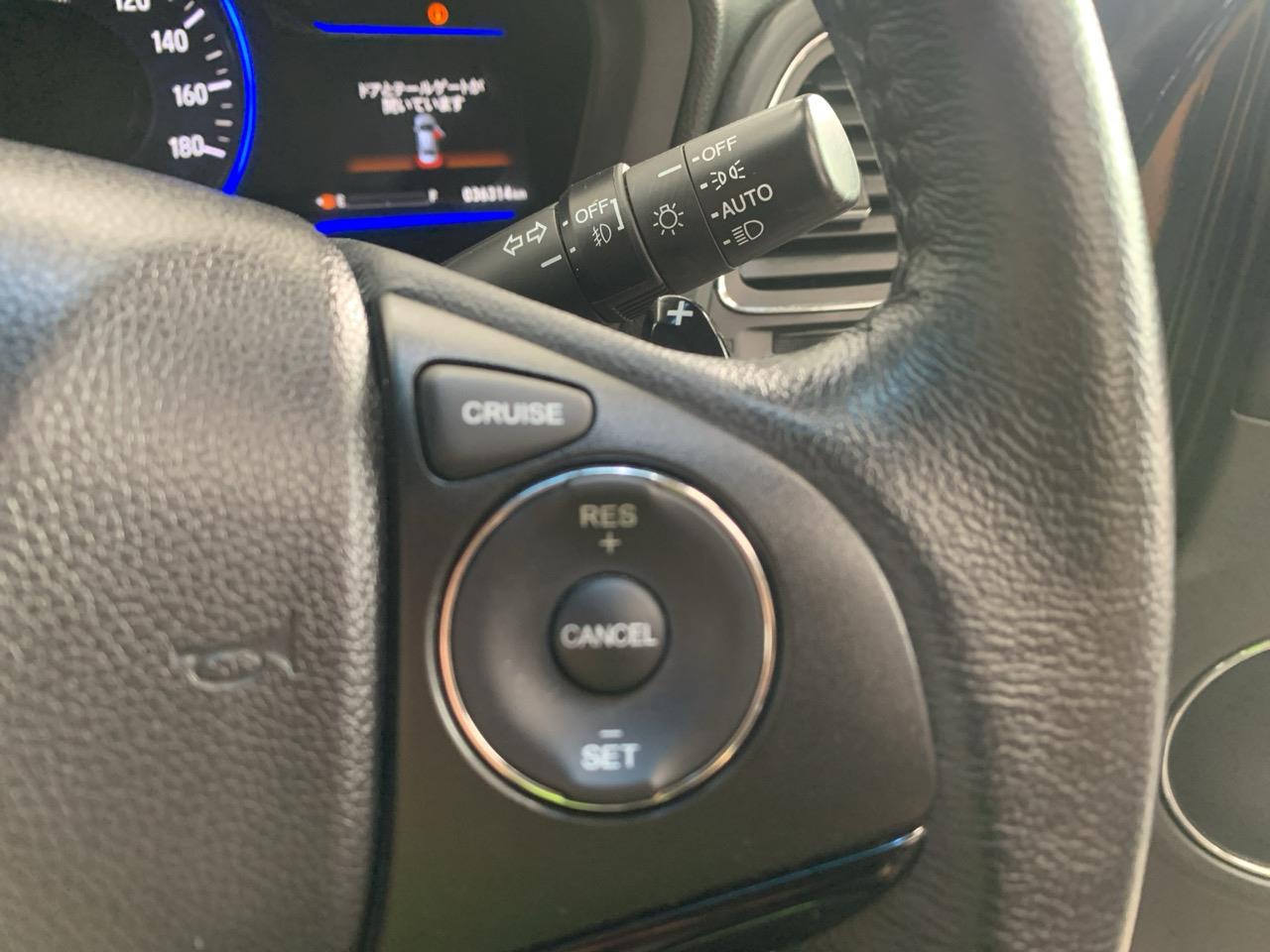 2014 Honda Vezel Hybrid Z RV/SUV LOW KMS + HEATED SEATS + CRUISE CONTROL