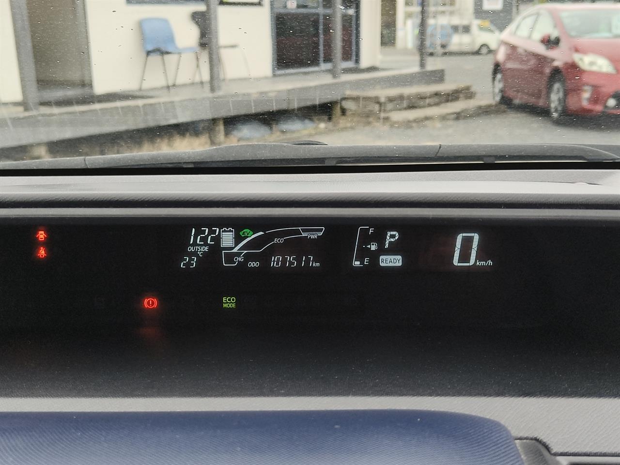 2015 Toyota Aqua Facelift Model S Hatchback PUSH BUTTON START + AUTO LIGHTS + REVERSING CAMERA