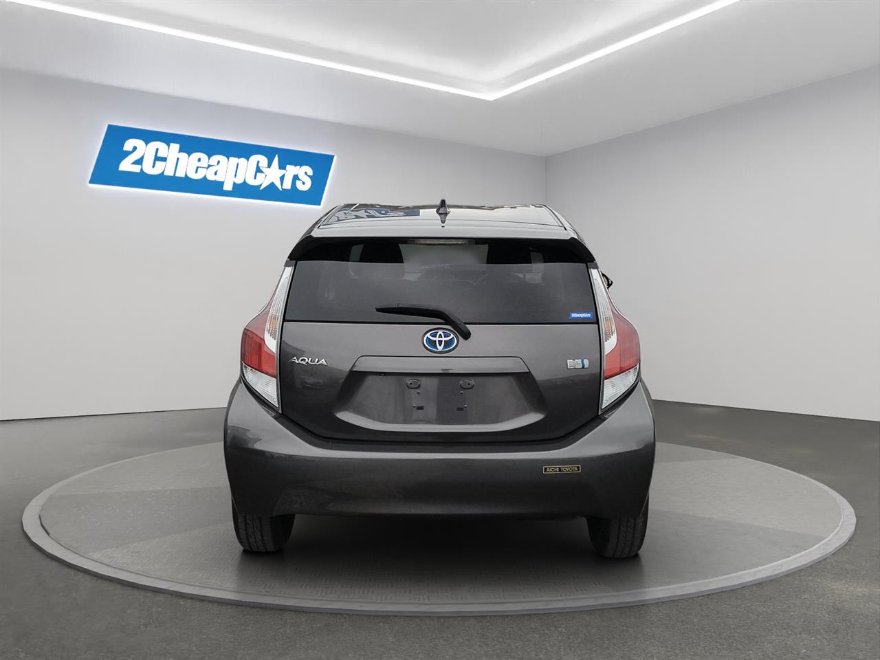 2015 Toyota Aqua Facelift Model S Hatchback PUSH BUTTON START + AUTO LIGHTS + REVERSING CAMERA