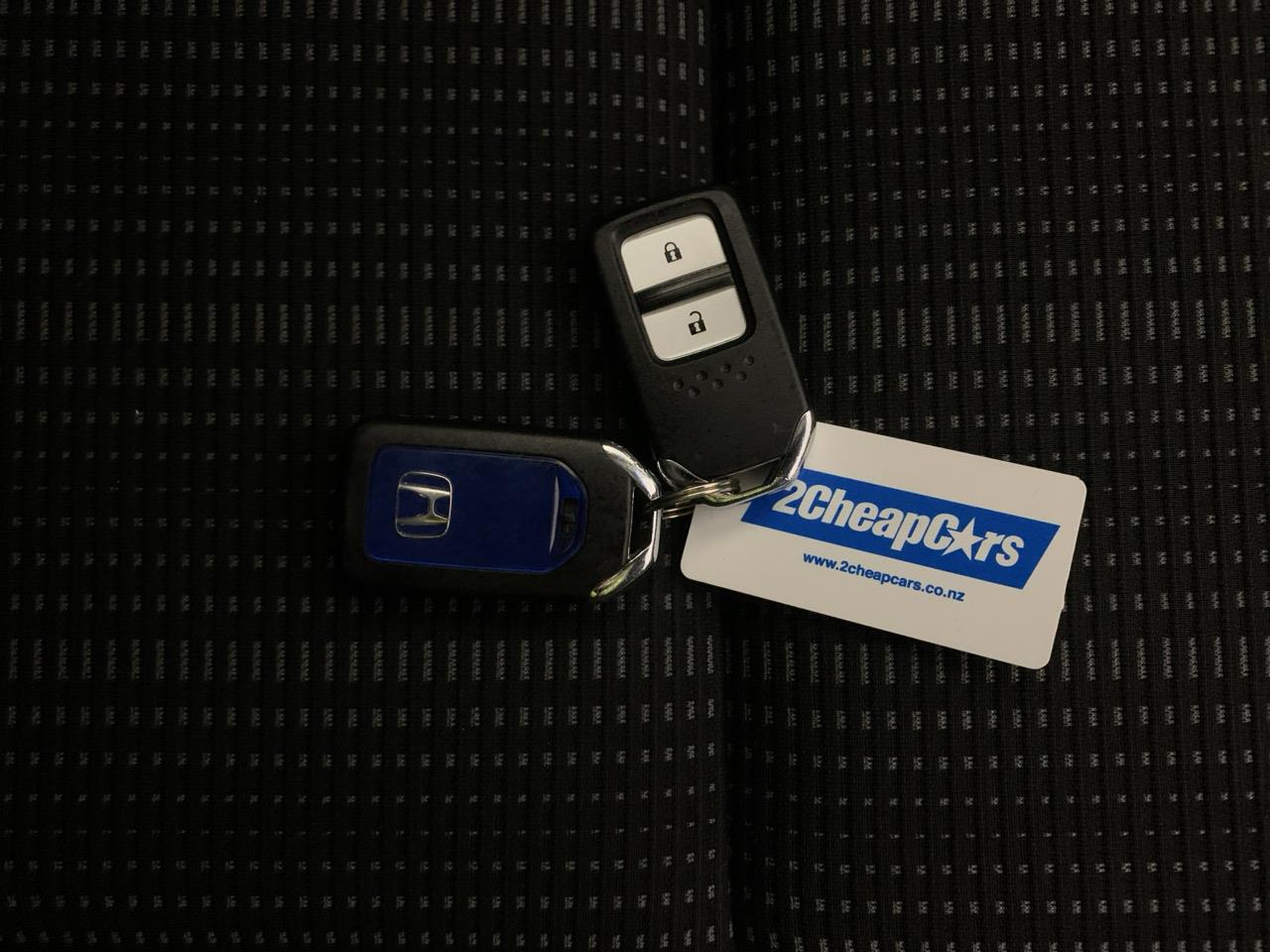 2014 Honda Vezel Hybrid Z RV/SUV HEATED SEATS + PUSH START + PADDLE SHIFT