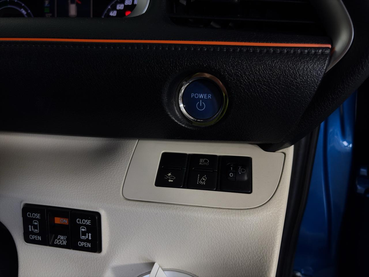 2015 Toyota Sienta HYBRID G People Mover POWER SLIDING DOORS + HEATED SEATS