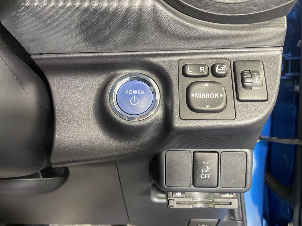 2013 Toyota Aqua S Hatchback LOW KMS + REVERSING CAMERA + PARKING SENSORS