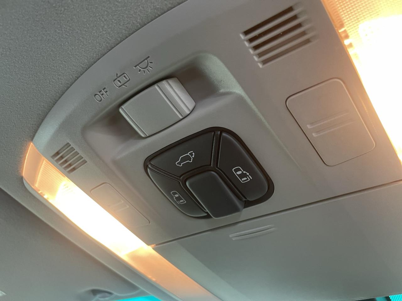 2013 Toyota Vellfire 2.4 ZG Edition People Mover ELECTRIC SLIDING DOORS + REVERSING CAMERA