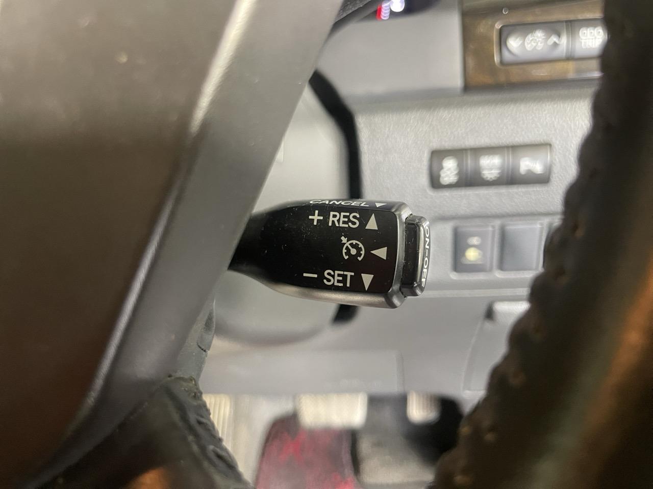 2013 Toyota Vellfire 2.4 ZG Edition People Mover ELECTRIC SLIDING DOORS + REVERSING CAMERA