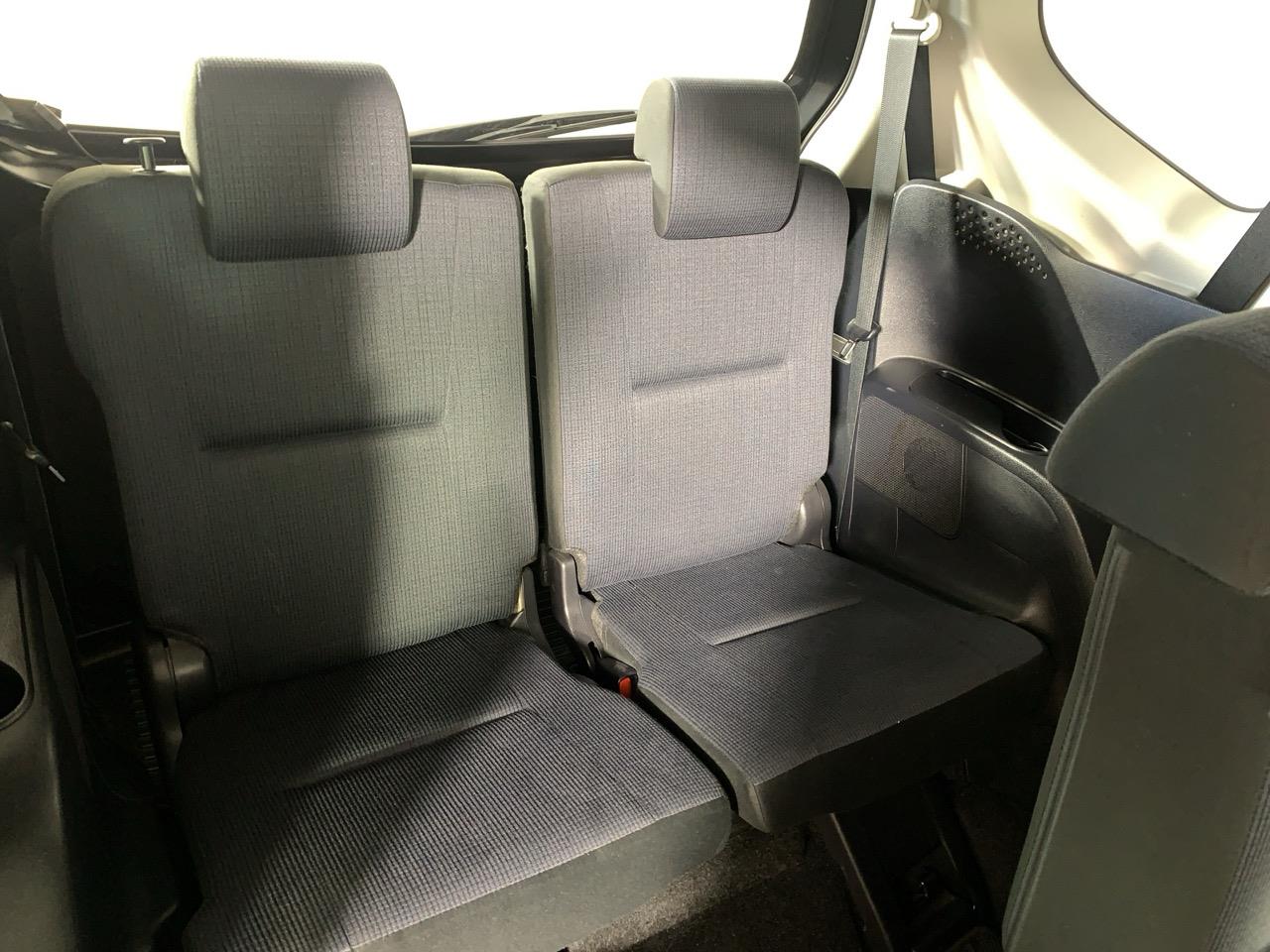 2015 Toyota Sienta HYBRID G People Mover PUSH BUTTON START + POWER SLIDING DOORS