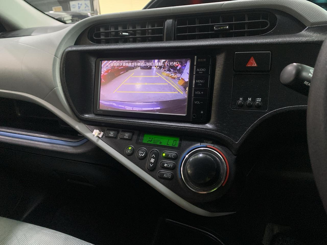 2014 Toyota Aqua Hybrid Hatchback PUSH BUTTON START + AUTO LIGHTS + REVERSING CAMERA