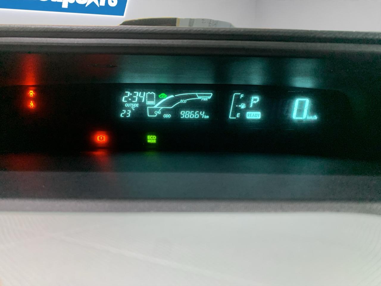 2014 Toyota Aqua Hybrid Hatchback PUSH BUTTON START + AUTO LIGHTS + REVERSING CAMERA