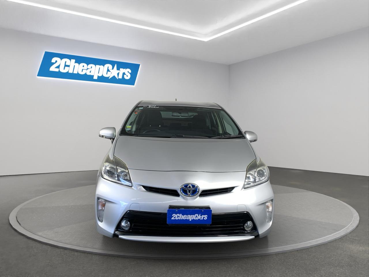 2015 Toyota Prius S Hatchback REVERSING CAMERA + PUSH BUTTON START + AUTO LIGHTS