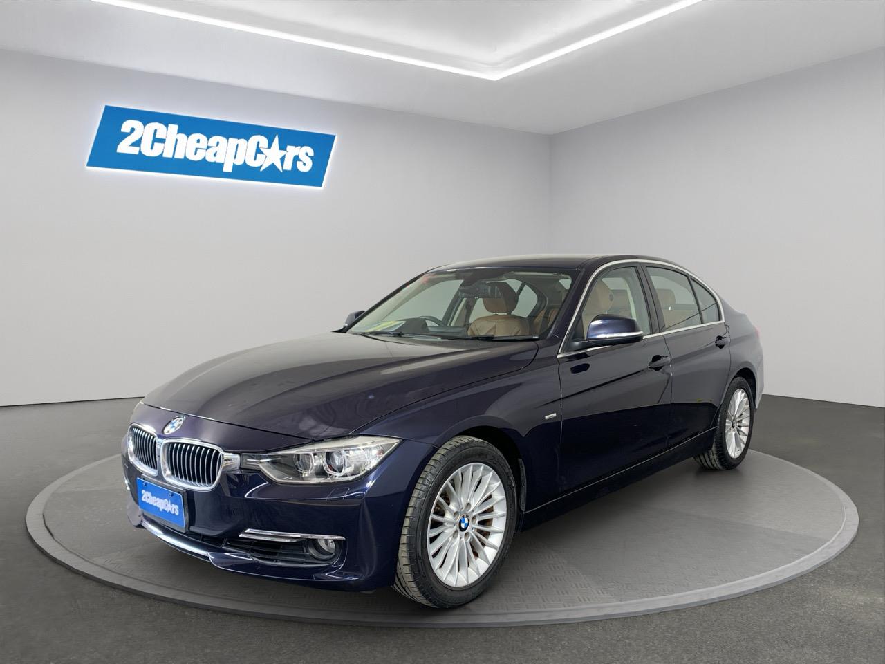 2013 BMW 320i Luxury Sedan