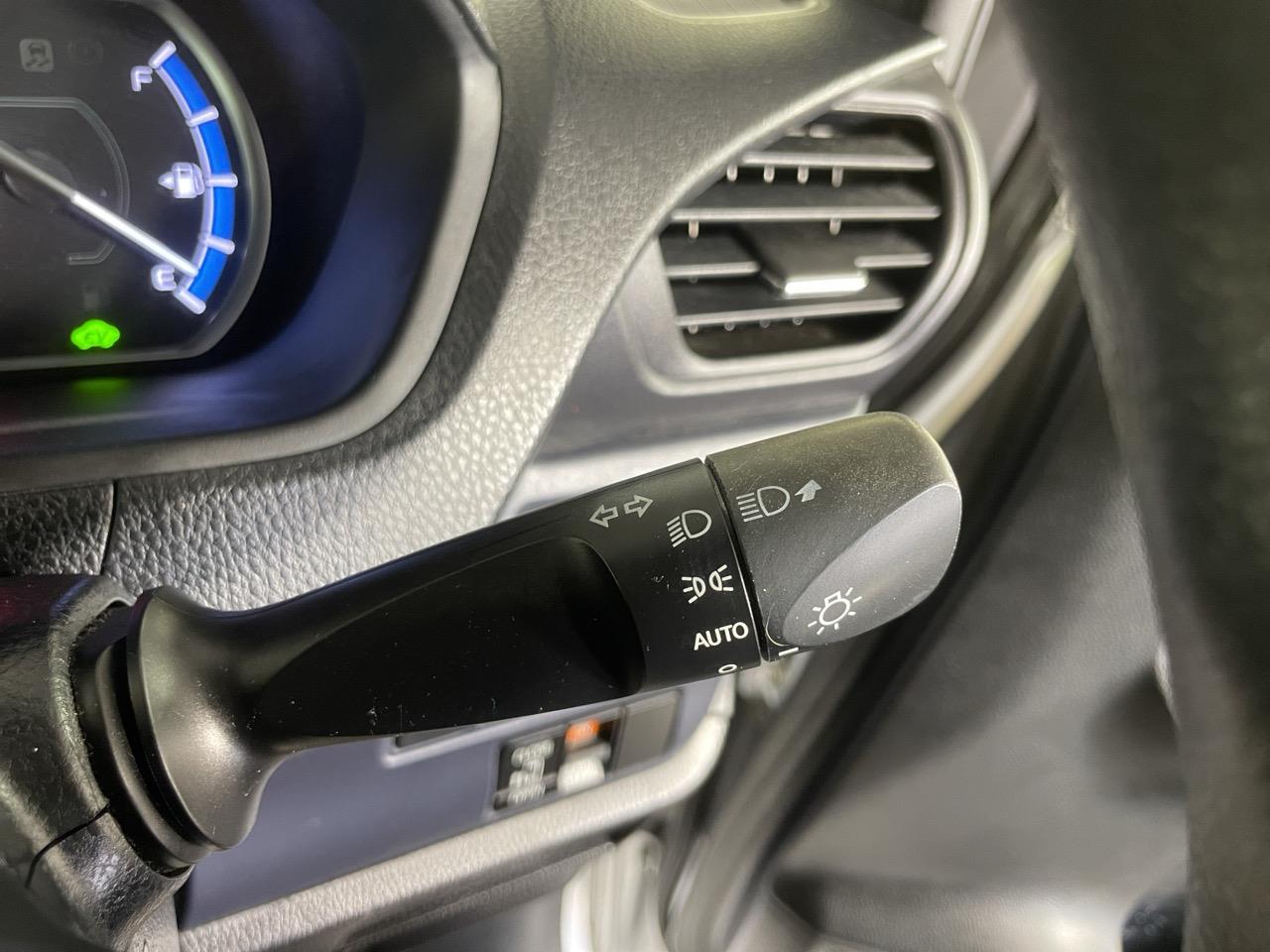 2015 Toyota VOXY Hybrid X People Mover REVERSING CAMERA + PARKING SENSORS