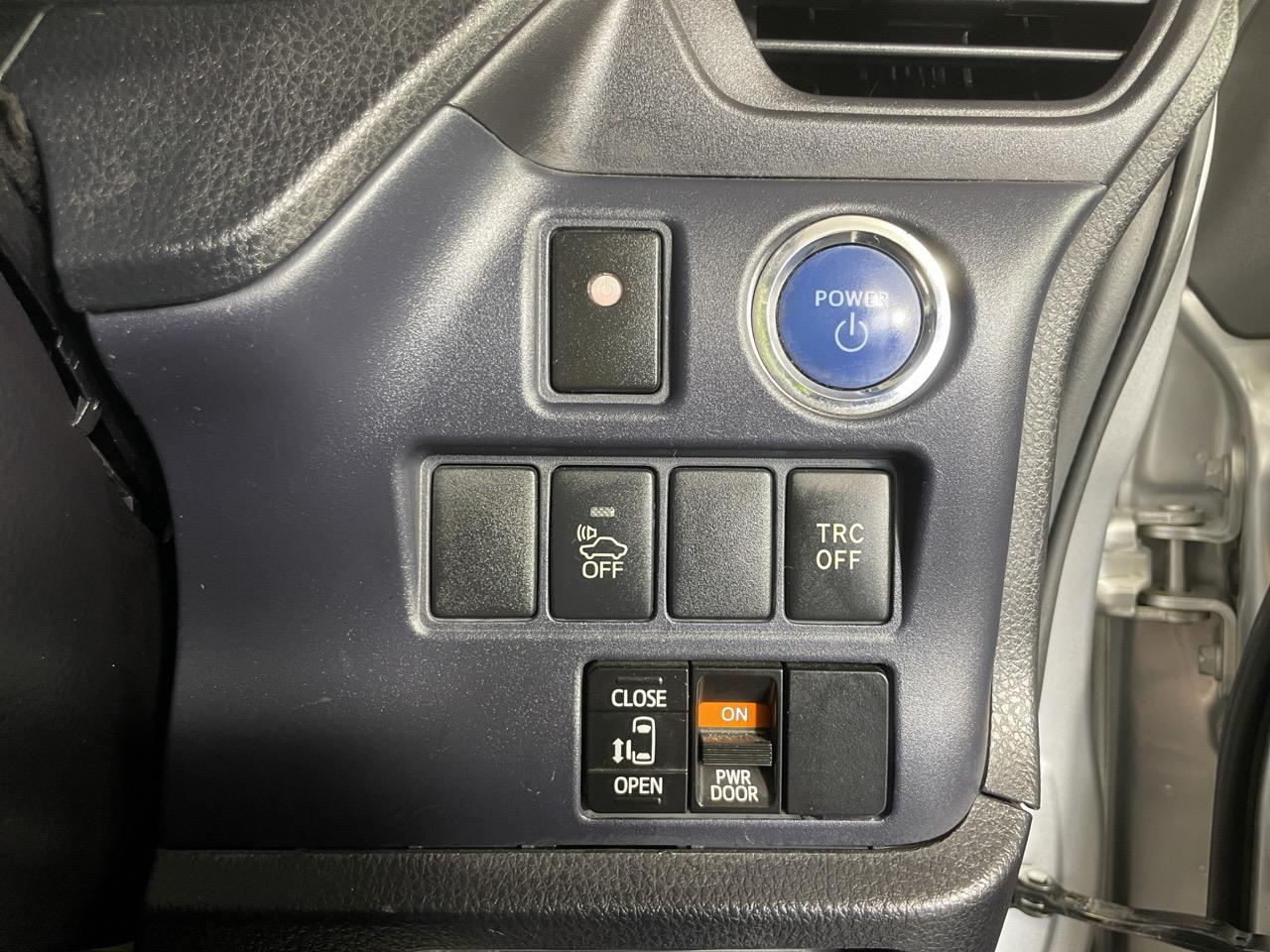 2015 Toyota VOXY Hybrid X People Mover REVERSING CAMERA + PARKING SENSORS