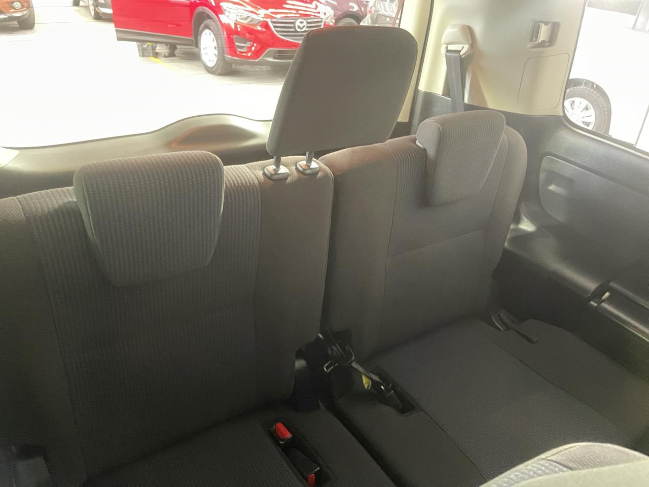 2015 Toyota VOXY Hybrid X People Mover REVERSING CAMERA + PARKING SENSORS