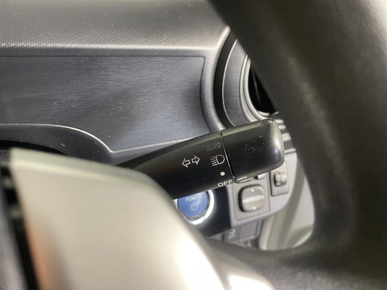 2012 Toyota Aqua G Hatchback LOW KM + REVERSING CAMERA + PUSH BUTTON START