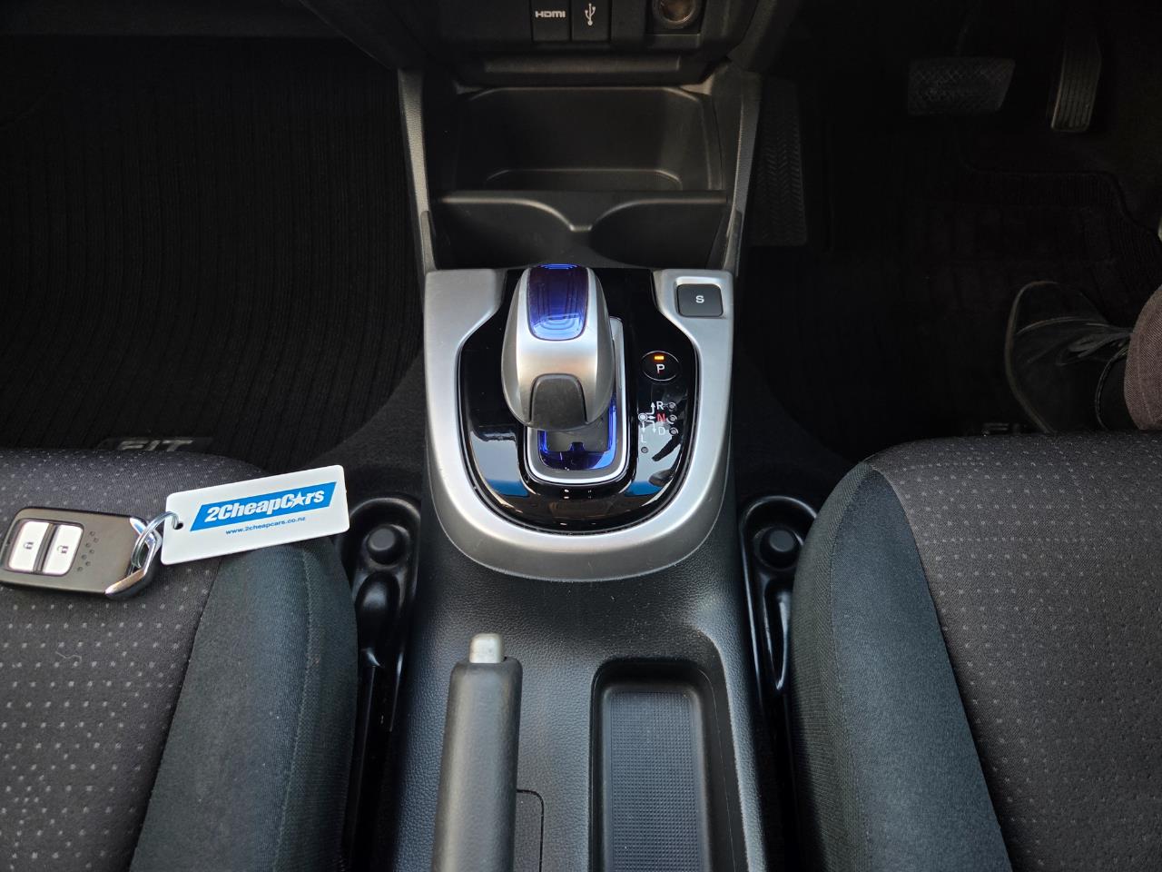 2014 Honda Fit Jazz Hybrid New Shape Hatchback REVERSING CAMERA + AUTO LIGHTS + PUSH BUTTON START