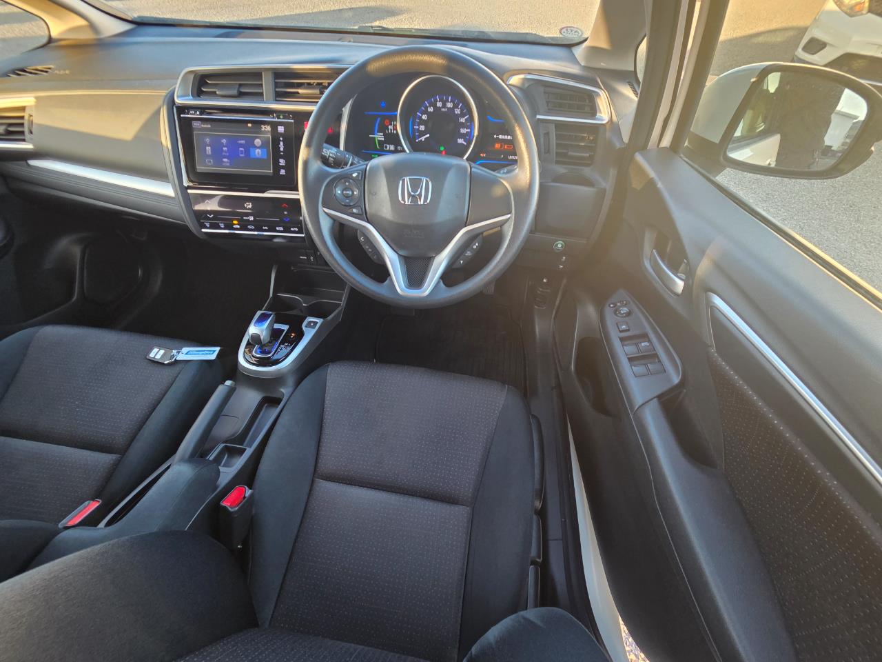 2014 Honda Fit Jazz Hybrid New Shape Hatchback REVERSING CAMERA + AUTO LIGHTS + PUSH BUTTON START