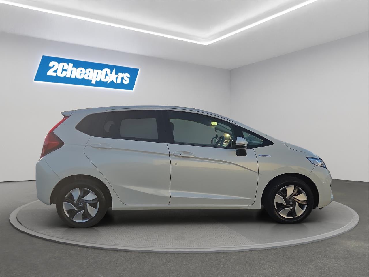 2014 Honda Fit Jazz Hybrid New Shape Hatchback REVERSING CAMERA + AUTO LIGHTS + PUSH BUTTON START