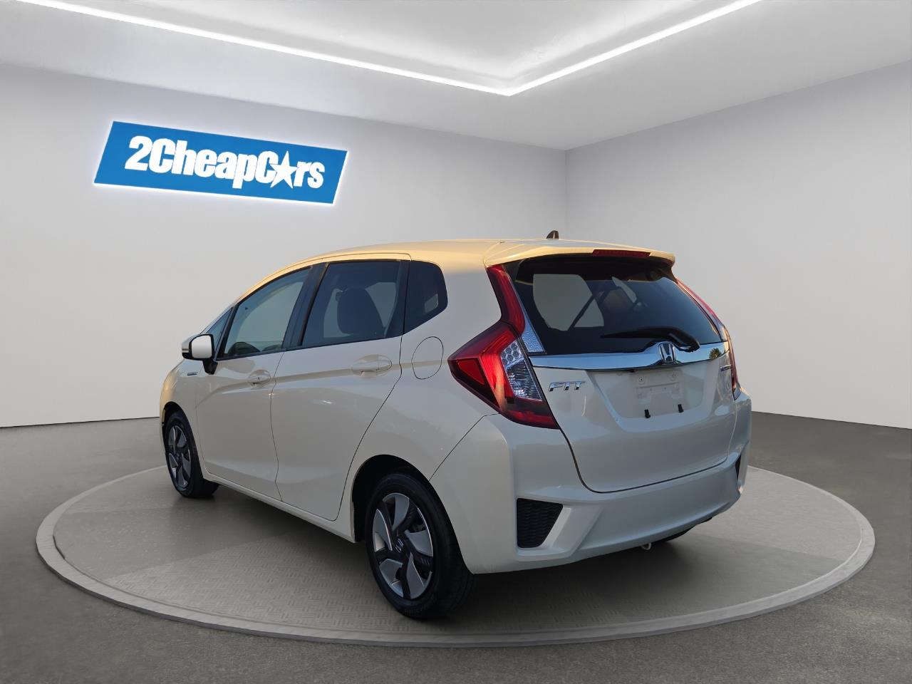 2014 Honda Fit Jazz Hybrid New Shape Hatchback REVERSING CAMERA + AUTO LIGHTS + PUSH BUTTON START