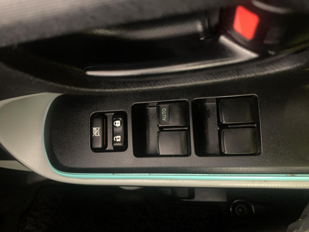 2012 Toyota Aqua G Hatchback GREAT FUEL EFFICIENCY + PUSH START