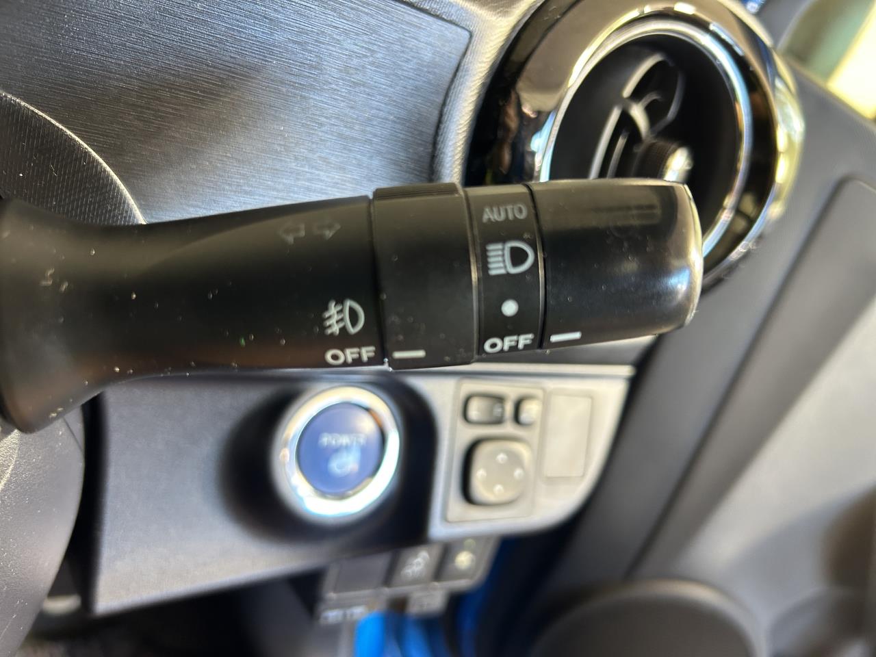 2015 Toyota Aqua Facelift Model G Black Soft Leather Selection Hatchback REVERSING CAMERA + SMART KEY + AUTO LIGHTS