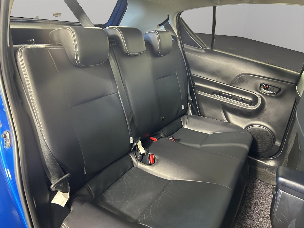 2015 Toyota Aqua Facelift Model G Black Soft Leather Selection Hatchback REVERSING CAMERA + SMART KEY + AUTO LIGHTS