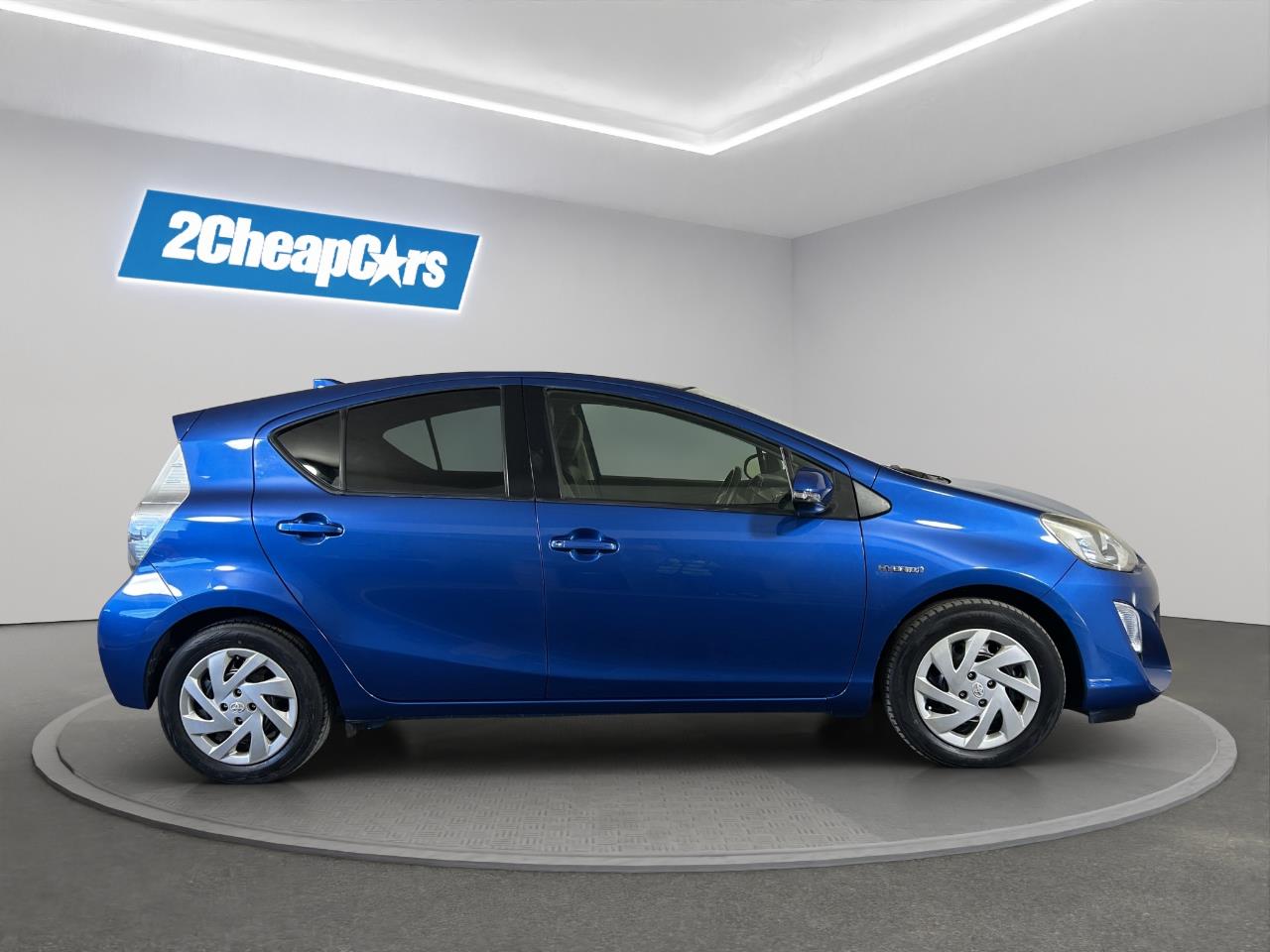 2015 Toyota Aqua Facelift Model G Black Soft Leather Selection Hatchback REVERSING CAMERA + SMART KEY + AUTO LIGHTS