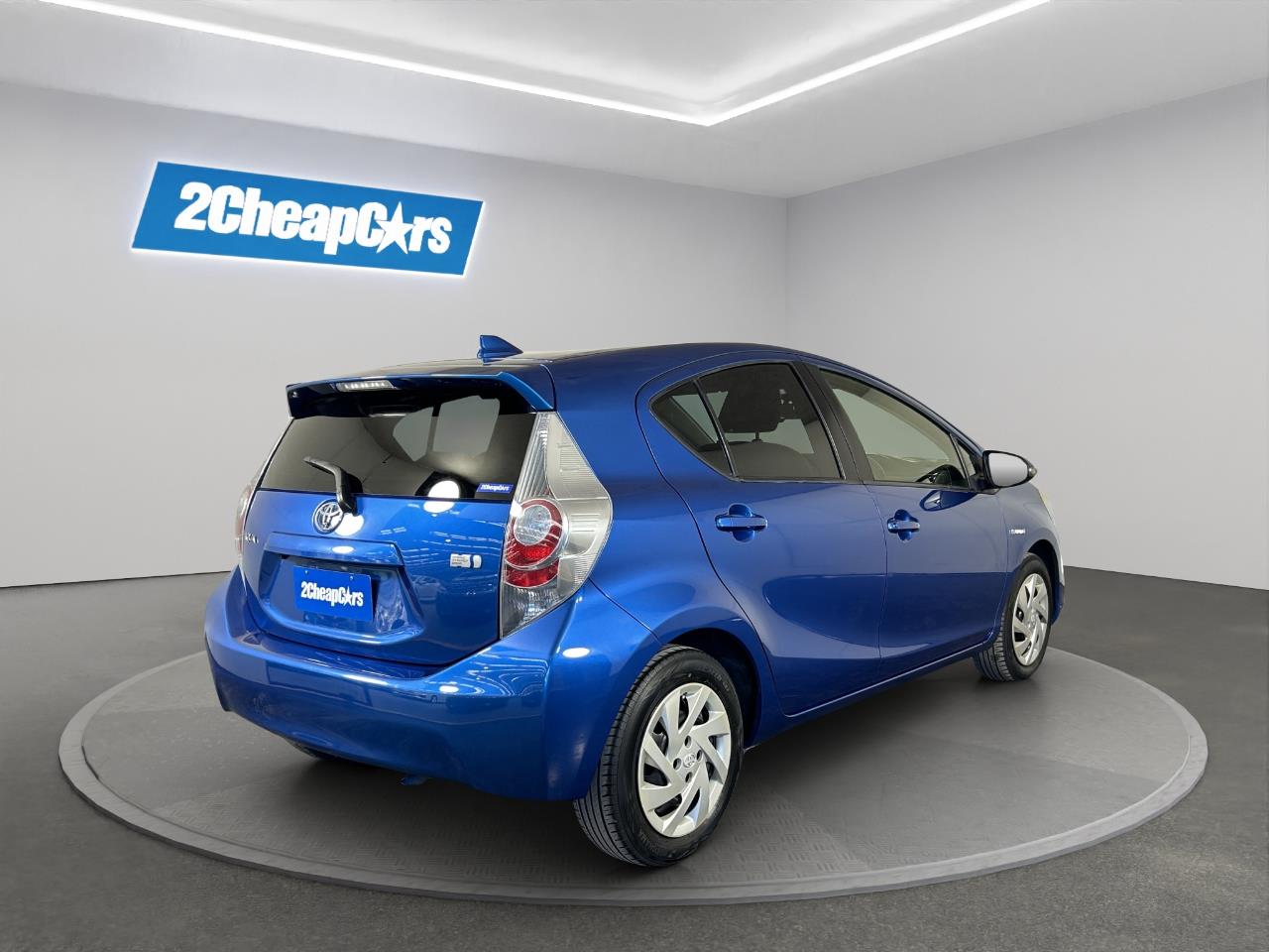 2015 Toyota Aqua Facelift Model G Black Soft Leather Selection Hatchback REVERSING CAMERA + SMART KEY + AUTO LIGHTS