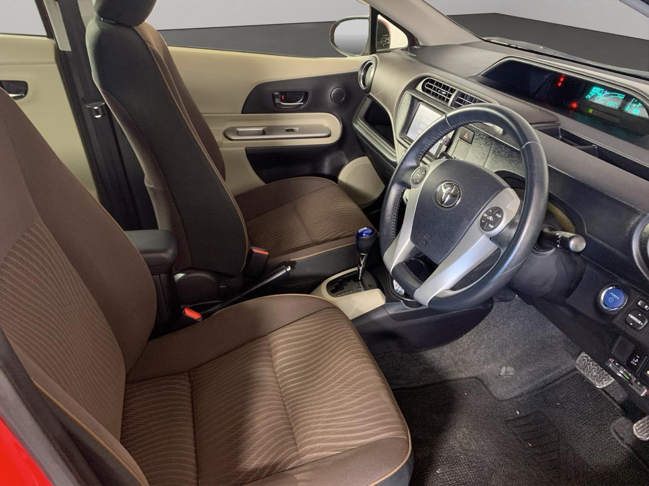 2012 Toyota Aqua G Hatchback REVERSING CAMERA + HEATED SEATS + AUTO LIGHTS