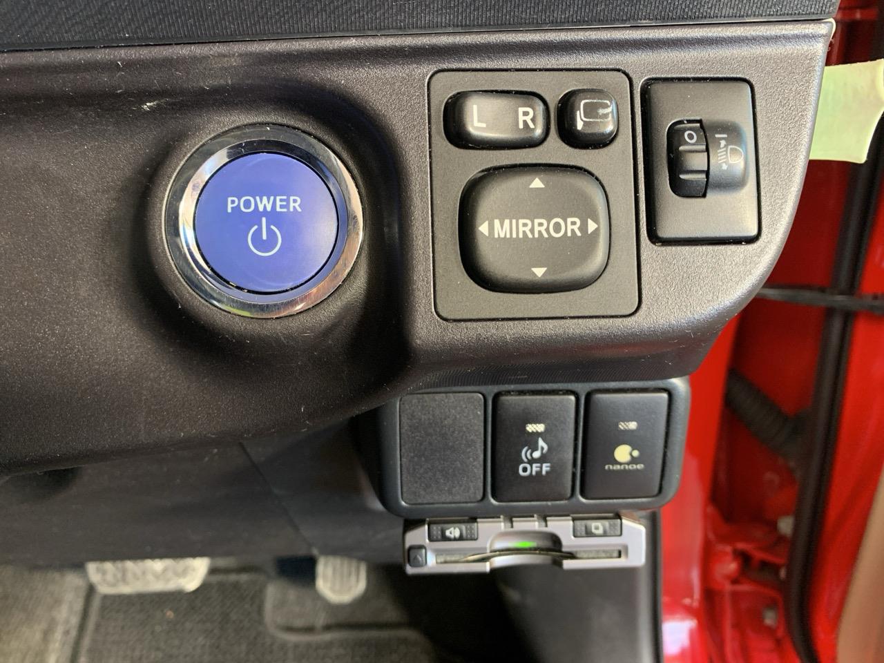 2012 Toyota Aqua G Hatchback REVERSING CAMERA + HEATED SEATS + AUTO LIGHTS