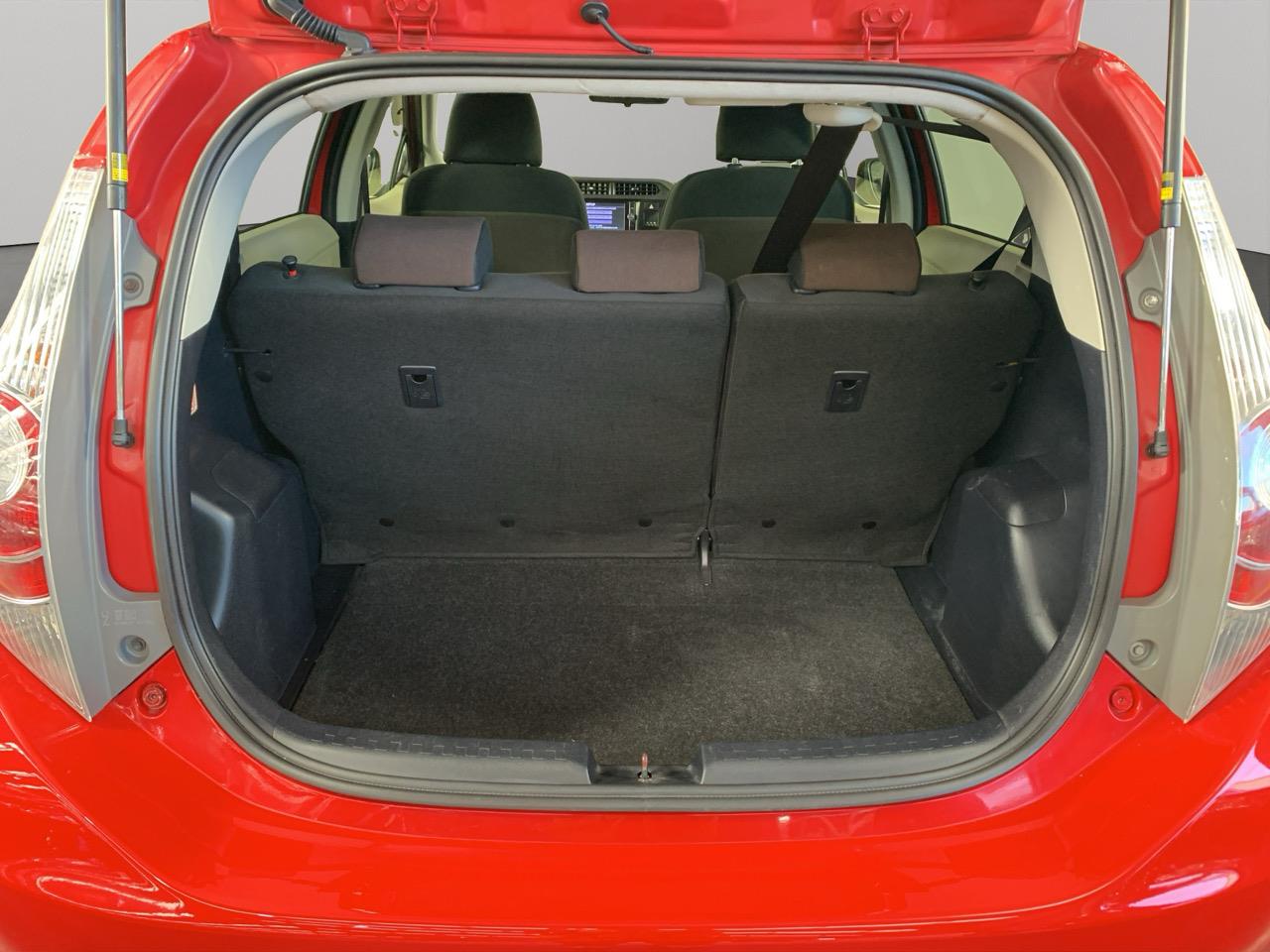 2012 Toyota Aqua G Hatchback REVERSING CAMERA + HEATED SEATS + AUTO LIGHTS