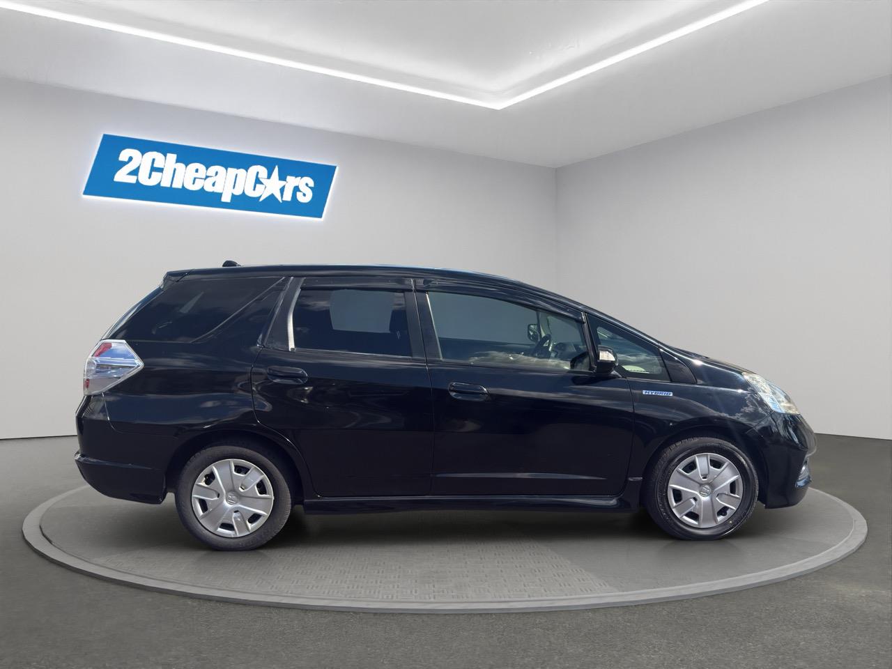 2014 Honda Fit SHUTTLE HYBRID Station Wagon CRUISE CONTROL + AUTO LIGHTS + REVERSING CAMERA