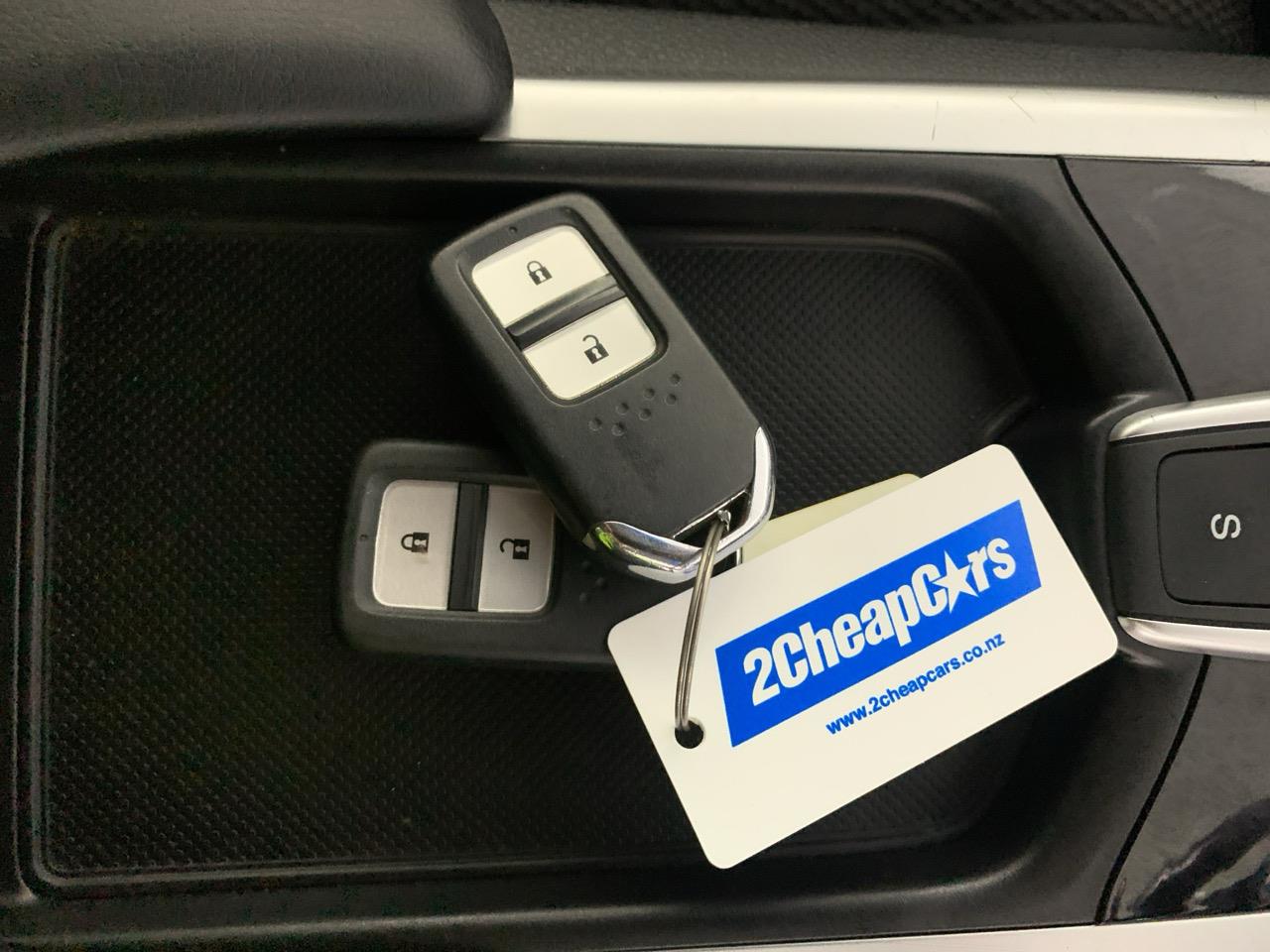 2016 Honda JADE HYBRID People Mover REVESING CAMERA + PUSH SRART + AUTO LIGHTS