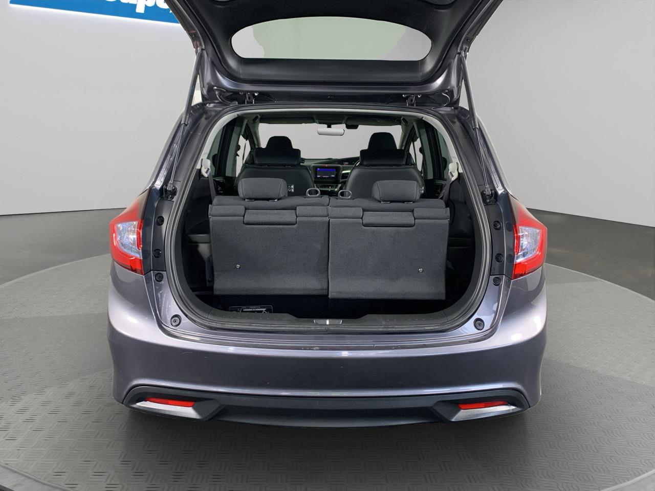 2016 Honda JADE HYBRID People Mover REVESING CAMERA + PUSH SRART + AUTO LIGHTS