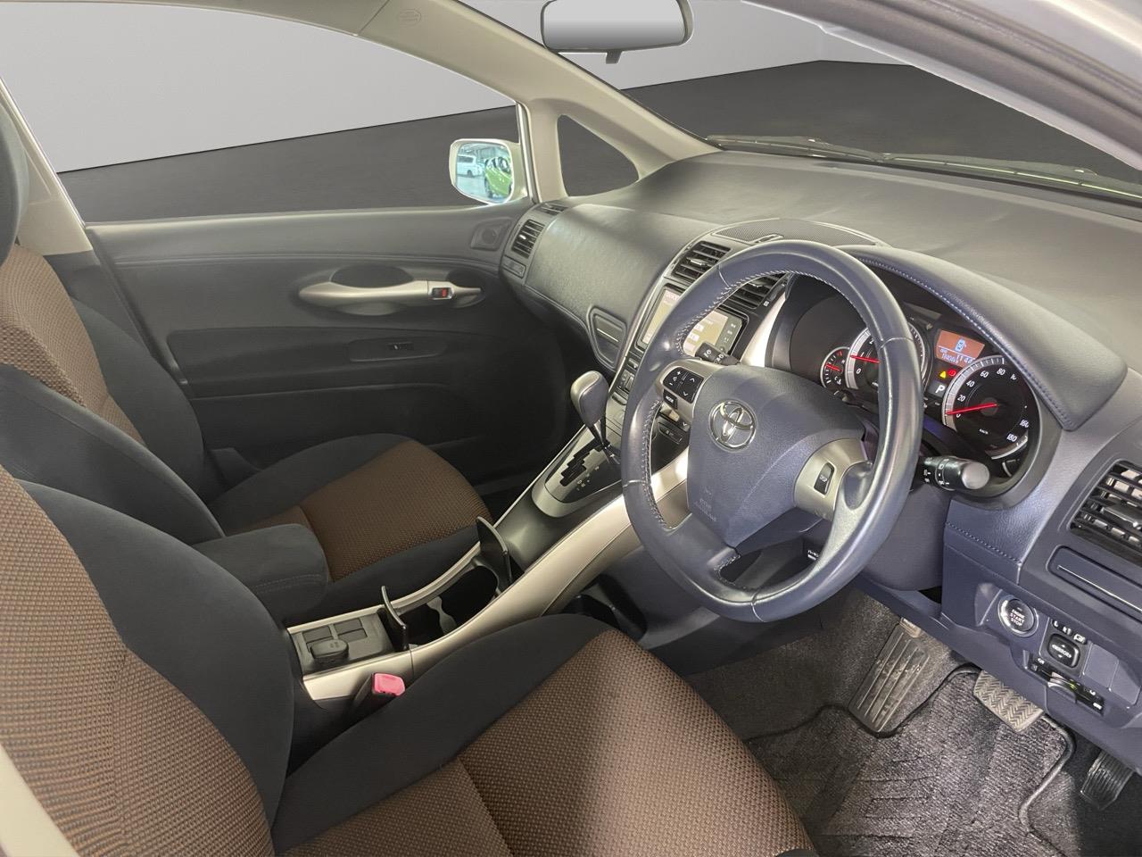 2012 Toyota Blade S PACKAGE Hatchback LOW KM + REVERSING CAMERA + AUTO LIGHTS