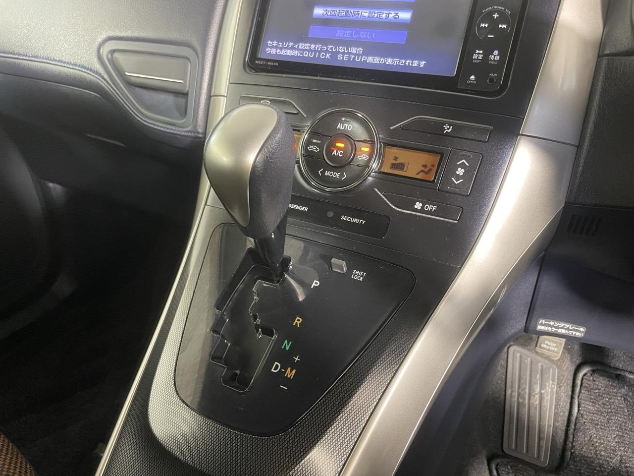 2012 Toyota Blade S PACKAGE Hatchback LOW KM + REVERSING CAMERA + AUTO LIGHTS