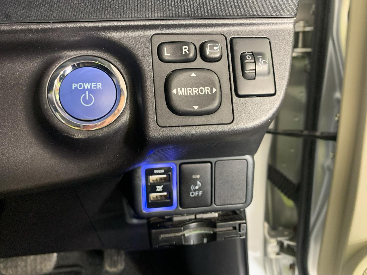 2012 Toyota Aqua G Hatchback LOW KM + PUSH BUTTON START + AUTO LIGHTS